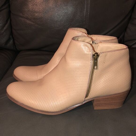 ESPRIT 10 Light Brown Cream Faux Leather Ankle Booties Perforated Tiny Holes - Picture 3 of 8